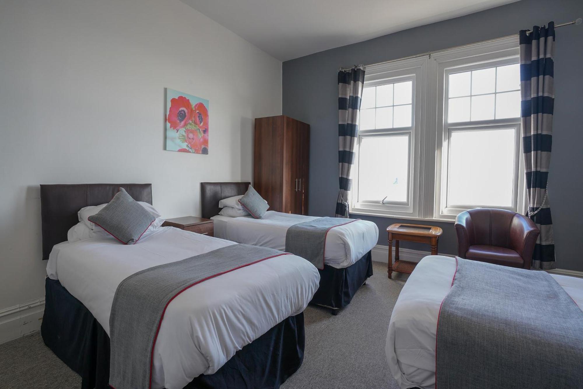 Oyo Shanklin Beach Hotel Esterno foto