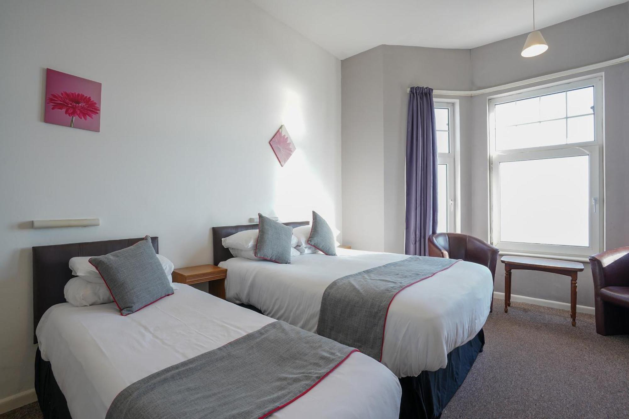 Oyo Shanklin Beach Hotel Esterno foto
