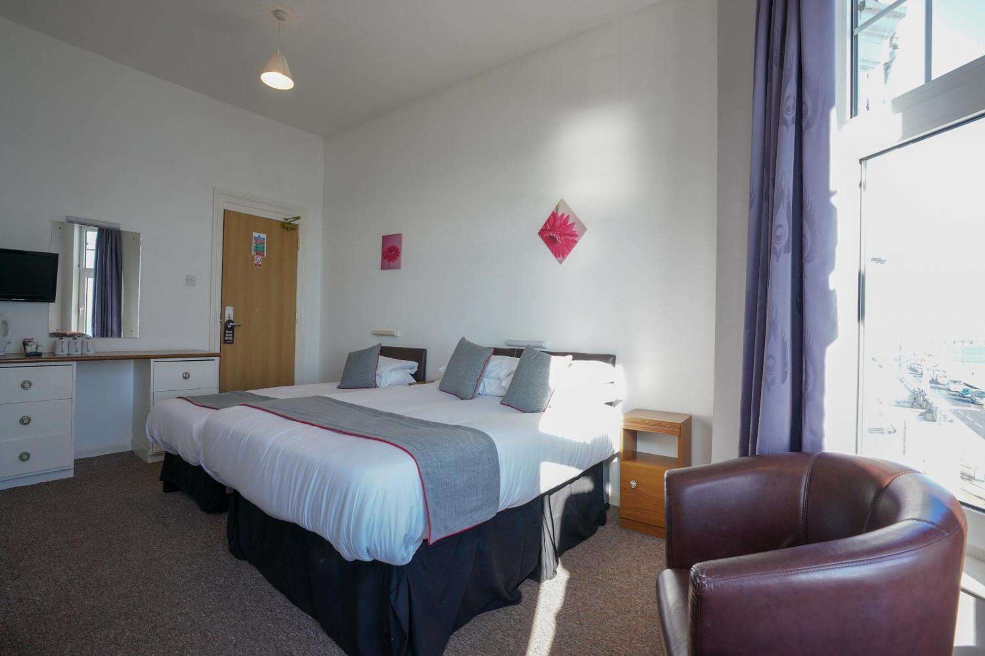 Oyo Shanklin Beach Hotel Esterno foto