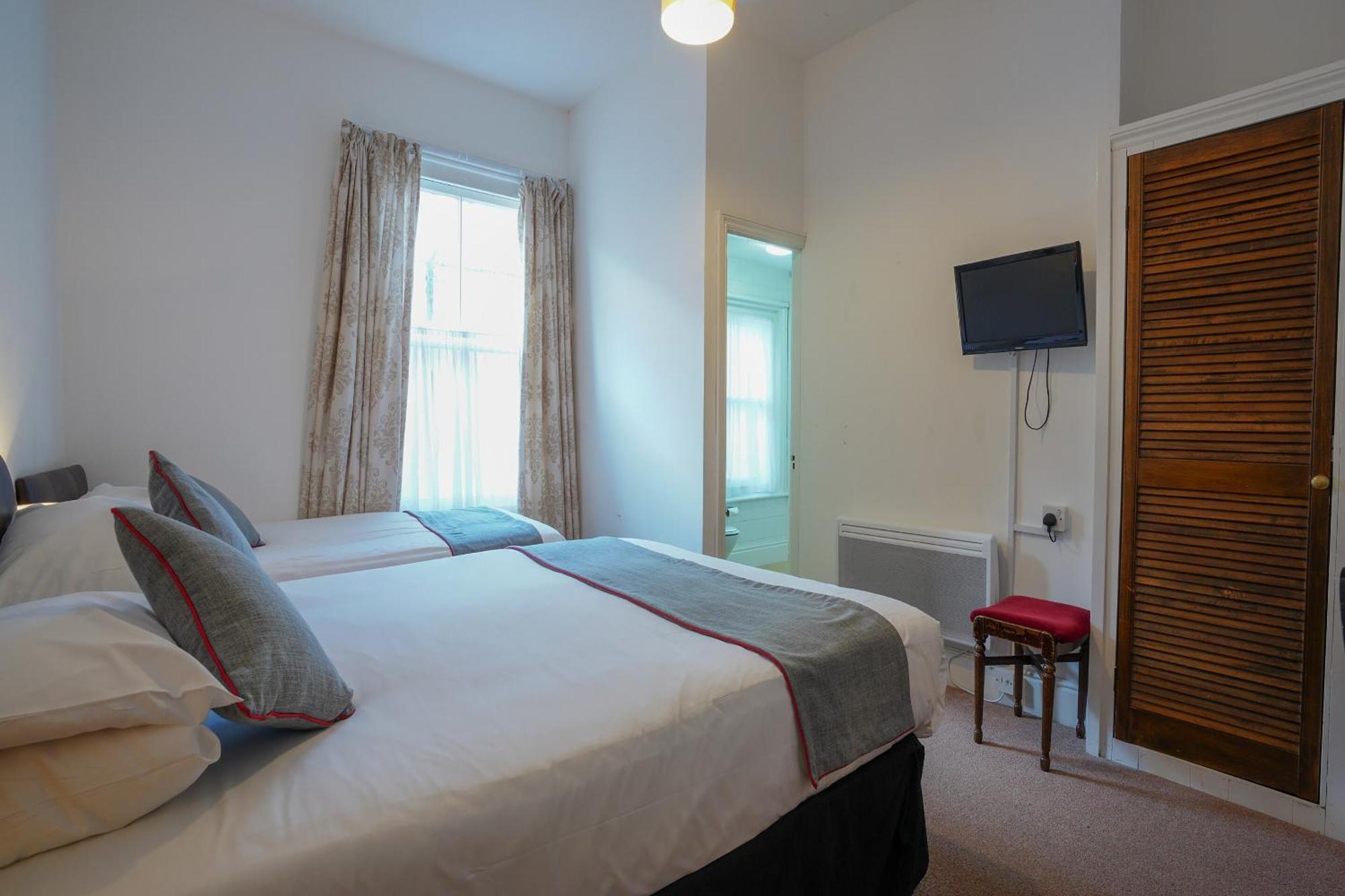 Oyo Shanklin Beach Hotel Esterno foto
