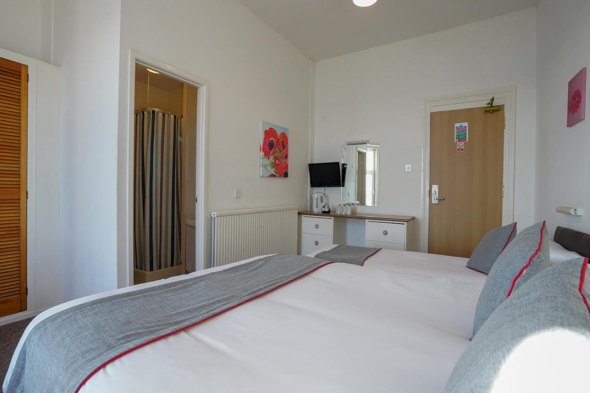 Oyo Shanklin Beach Hotel Esterno foto