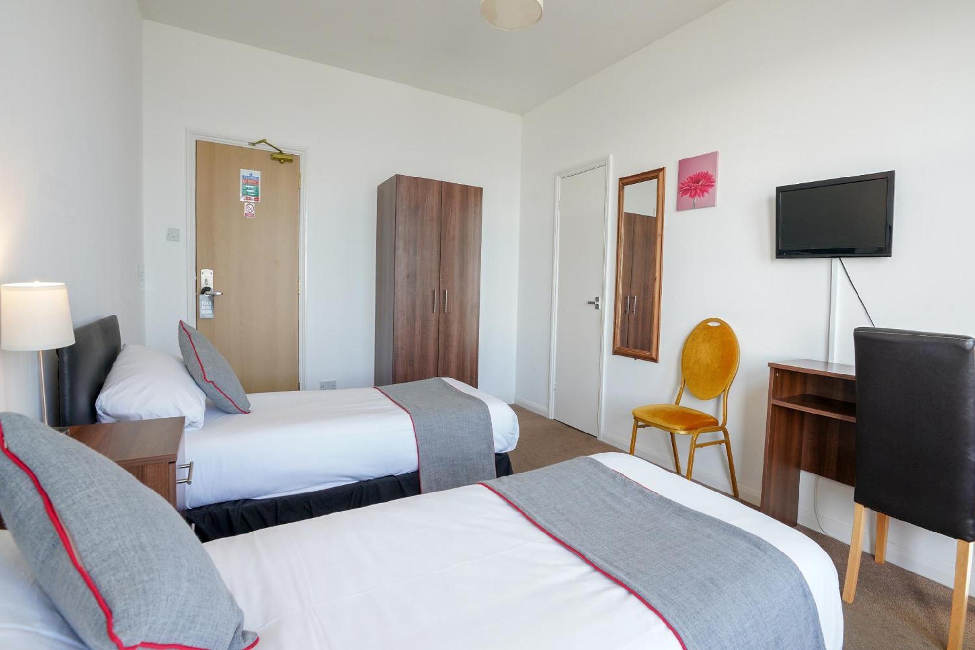 Oyo Shanklin Beach Hotel Esterno foto